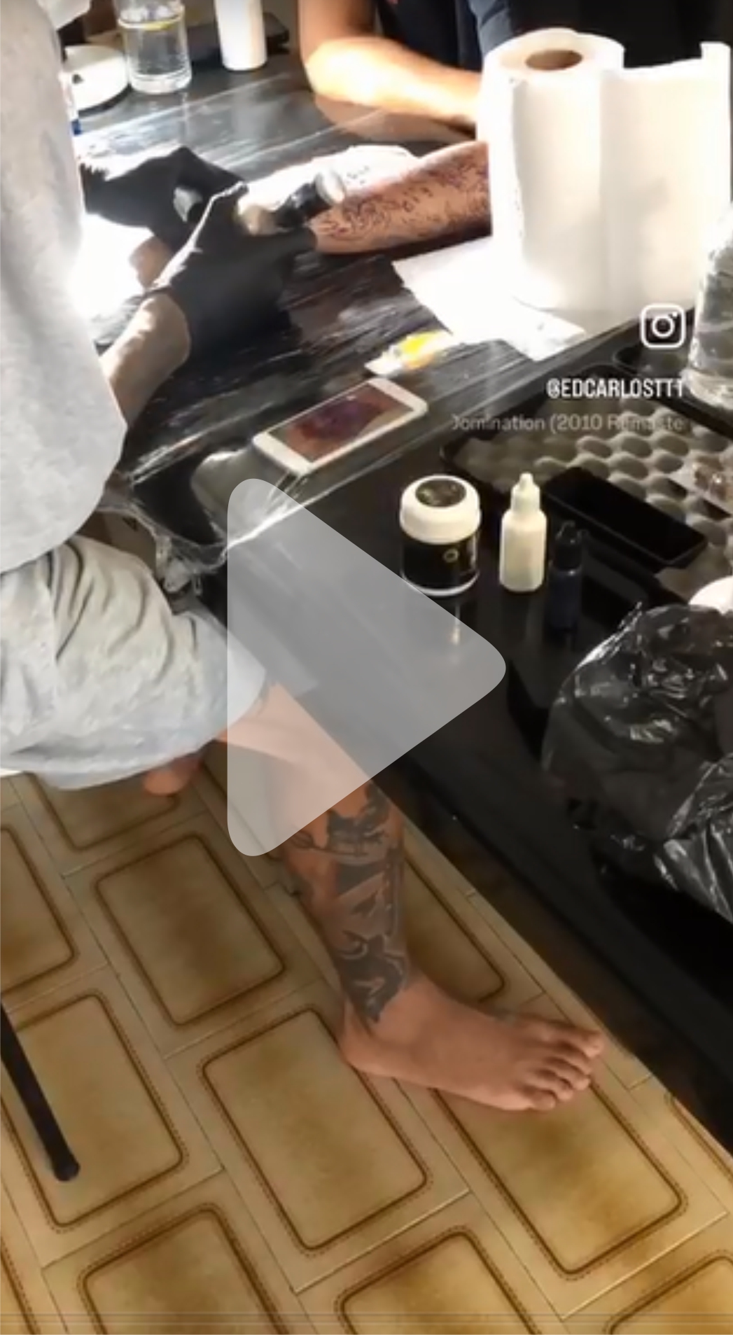   edcarlos tattoo mão Lettering